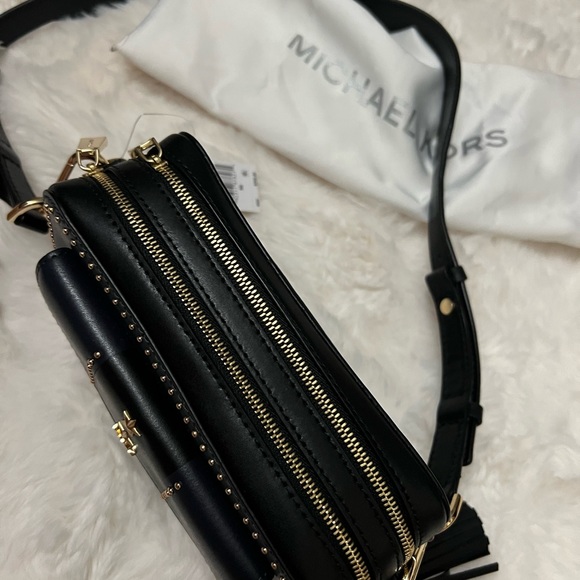 💕 Michael Kors Small Pocket Studded Leather Camera Bag in Admiral Black - Picture 10 of 16
